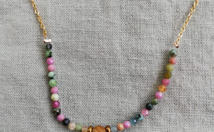 Collier perles d’Agathe vertes et roses